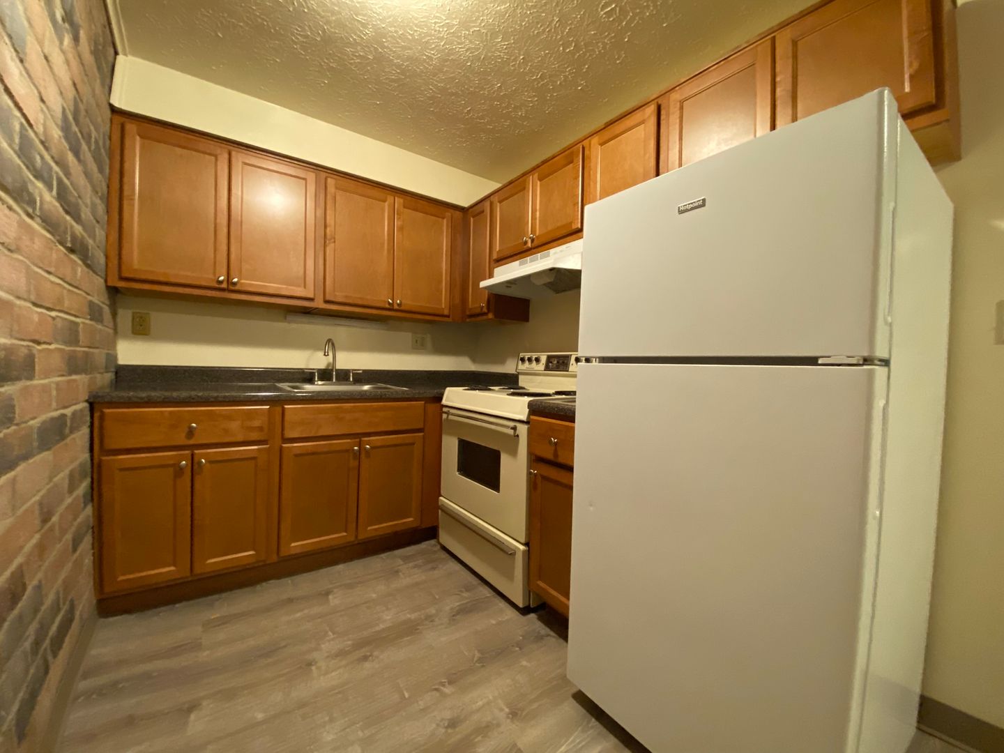 Verona Apartment: 1333 Hunter Rd