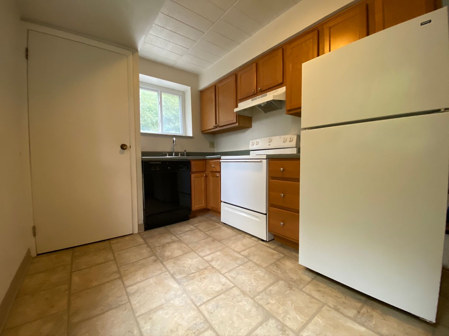 Oakmont Apartment: 600 Virginia Avenue