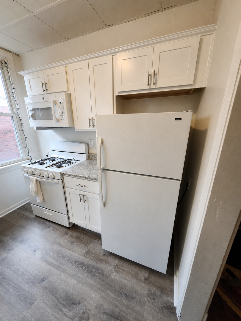 Pittsburgh Apartment: 4127 Murray Ave