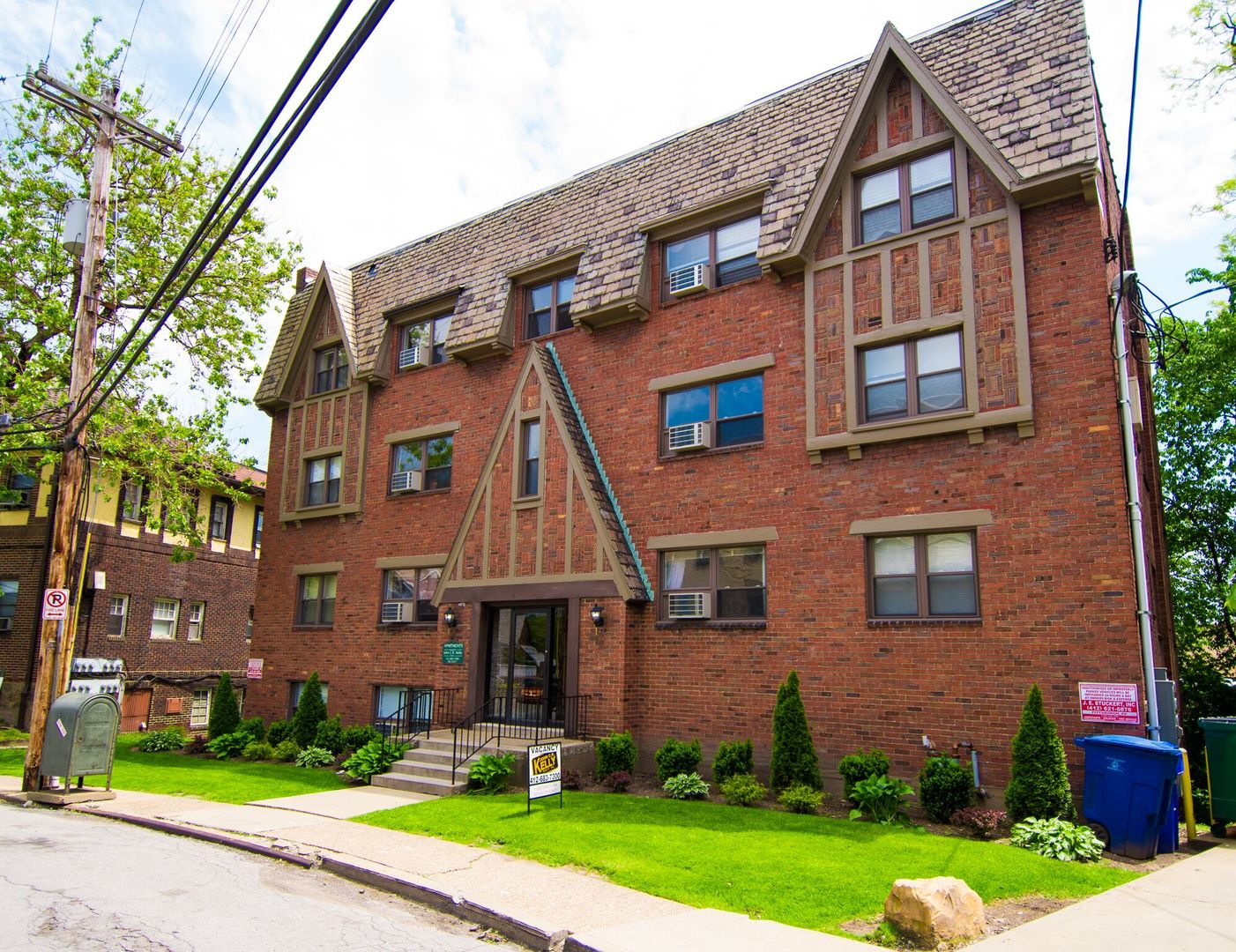 Pittsburgh Apartment: 5700 Munhall Road