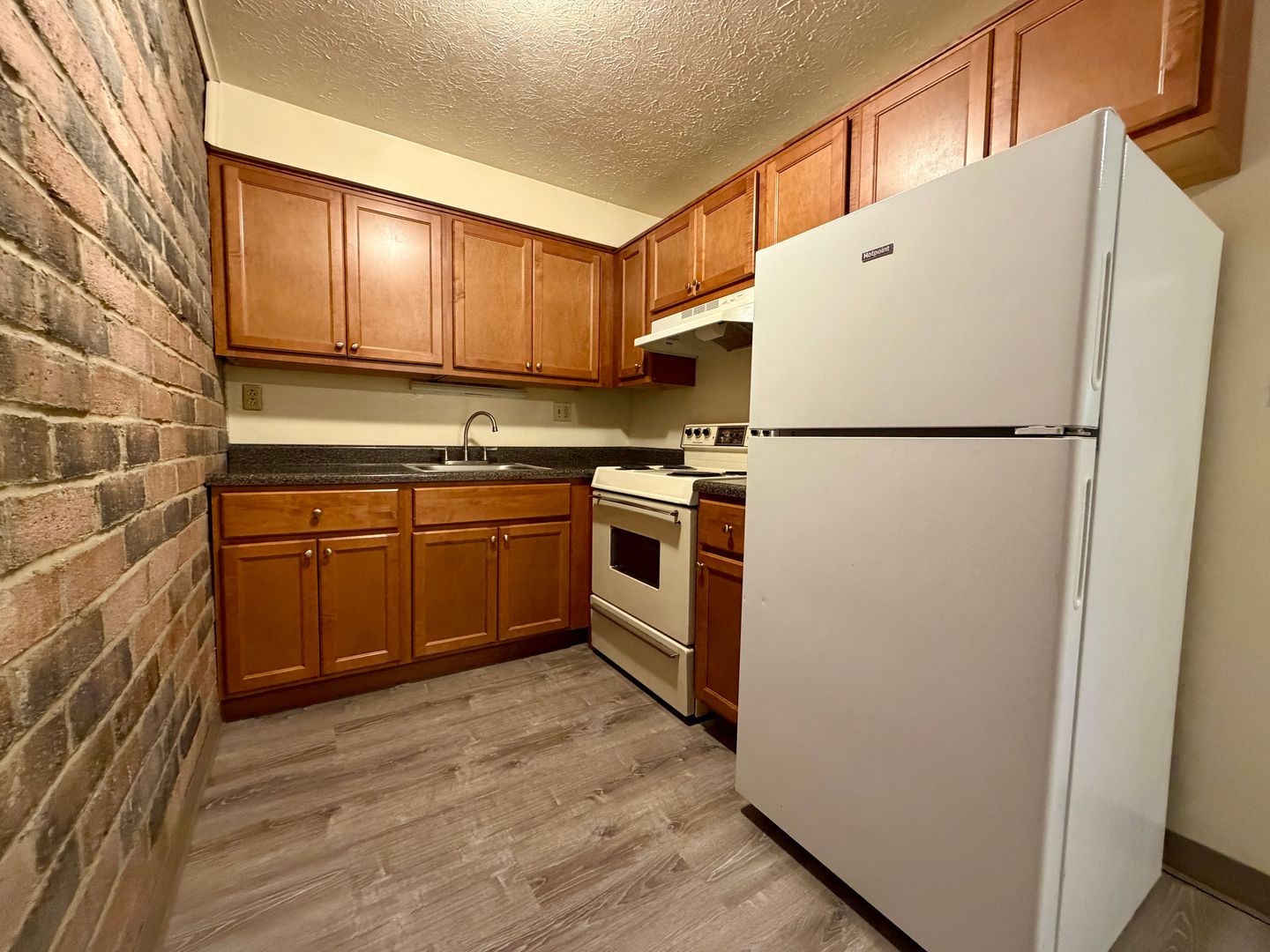 Verona Apartment: 1333 Hunter Rd