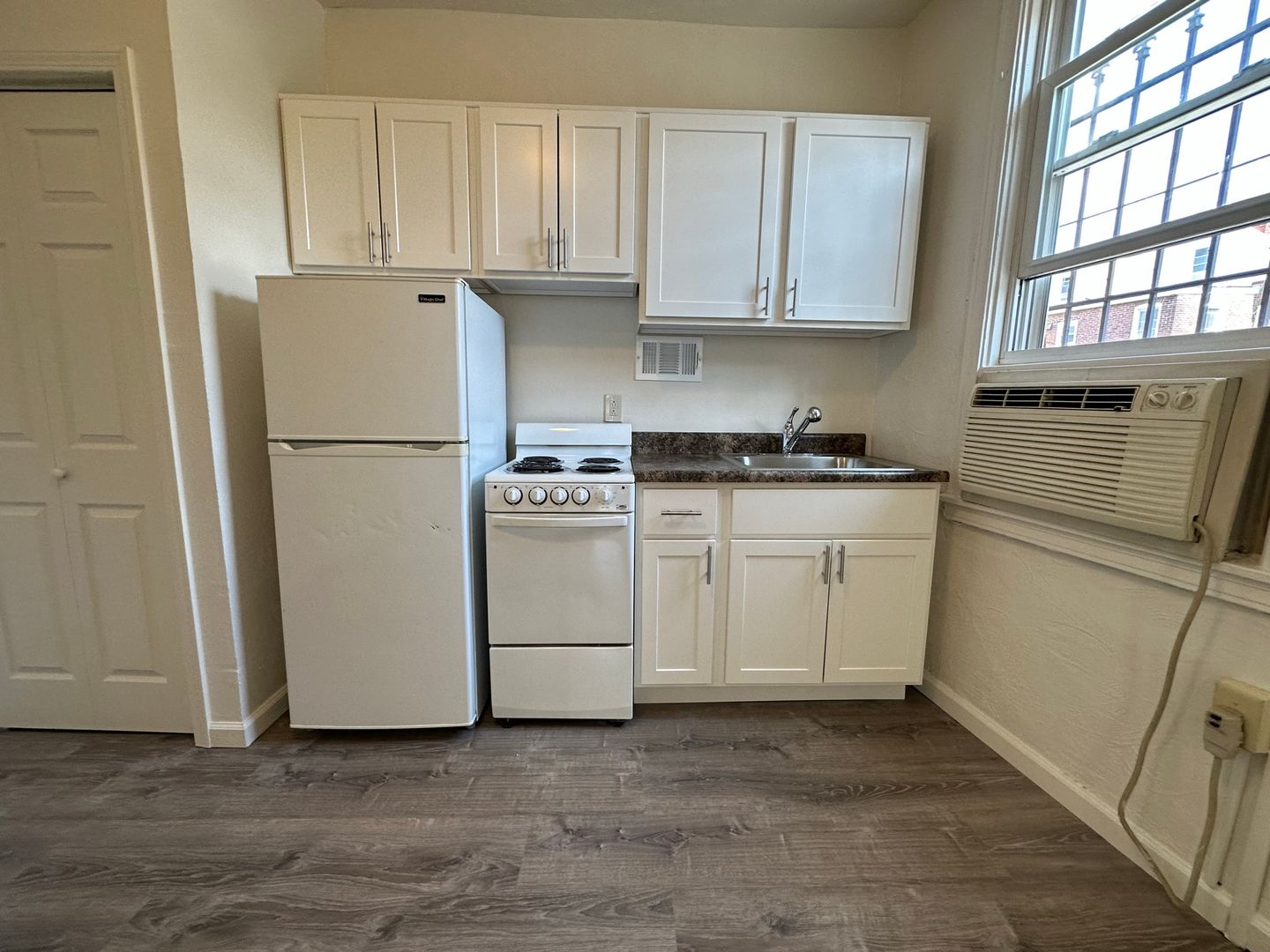 Pittsburgh Apartment: 3808 Pier Street