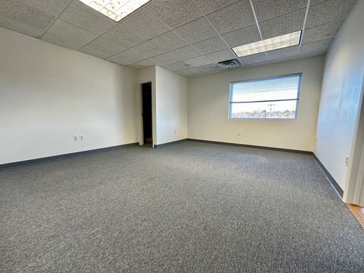 Spacious Commercial Office in Great Plum Location! 2 Office's & Private Restroom! CALL TODAY!