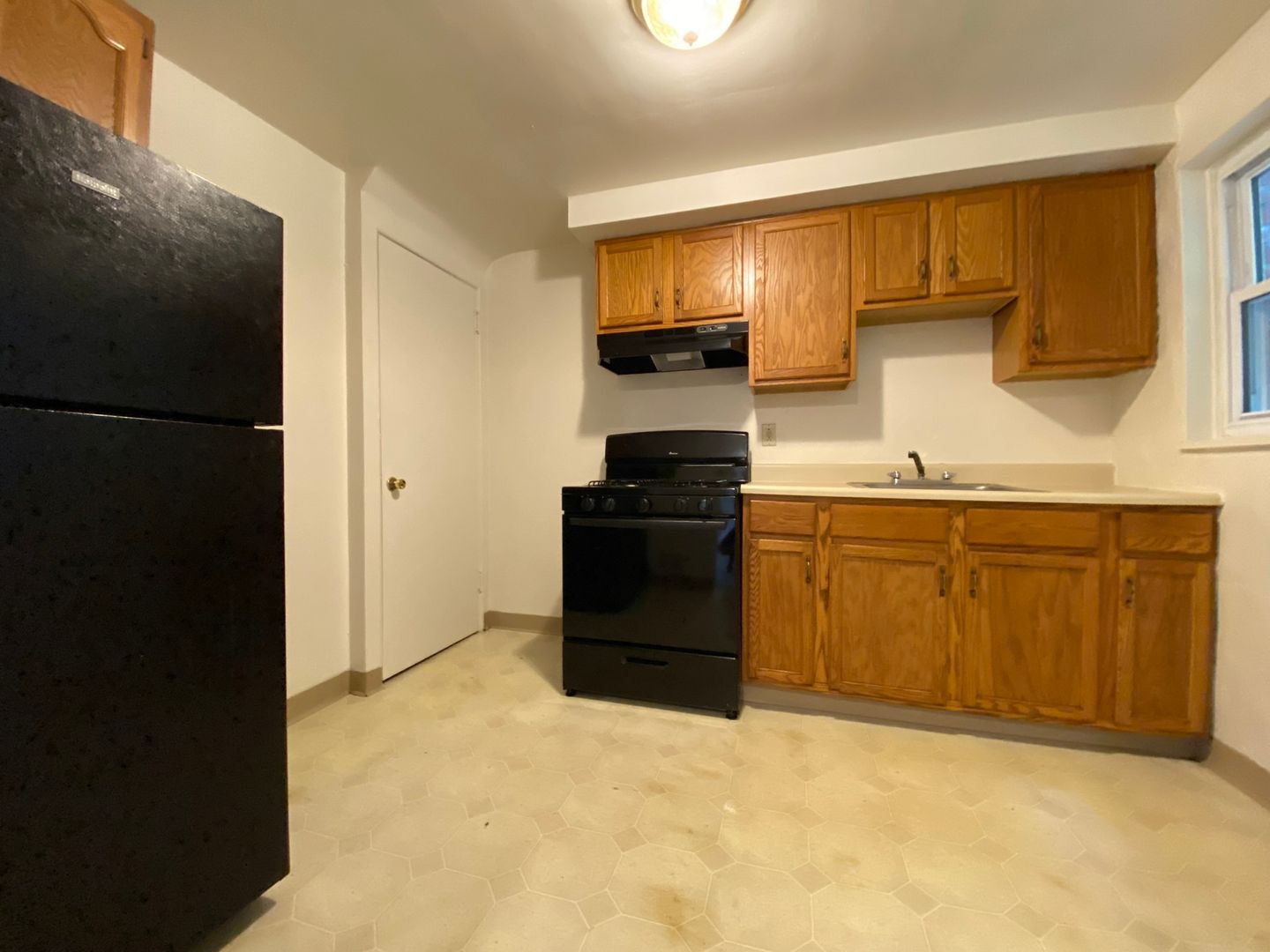 Pittsburgh Apartment: 550-552 Long Road