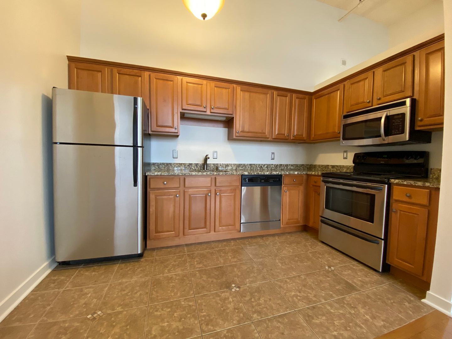 Pittsburgh House: 5850 Centre Avenue - #604