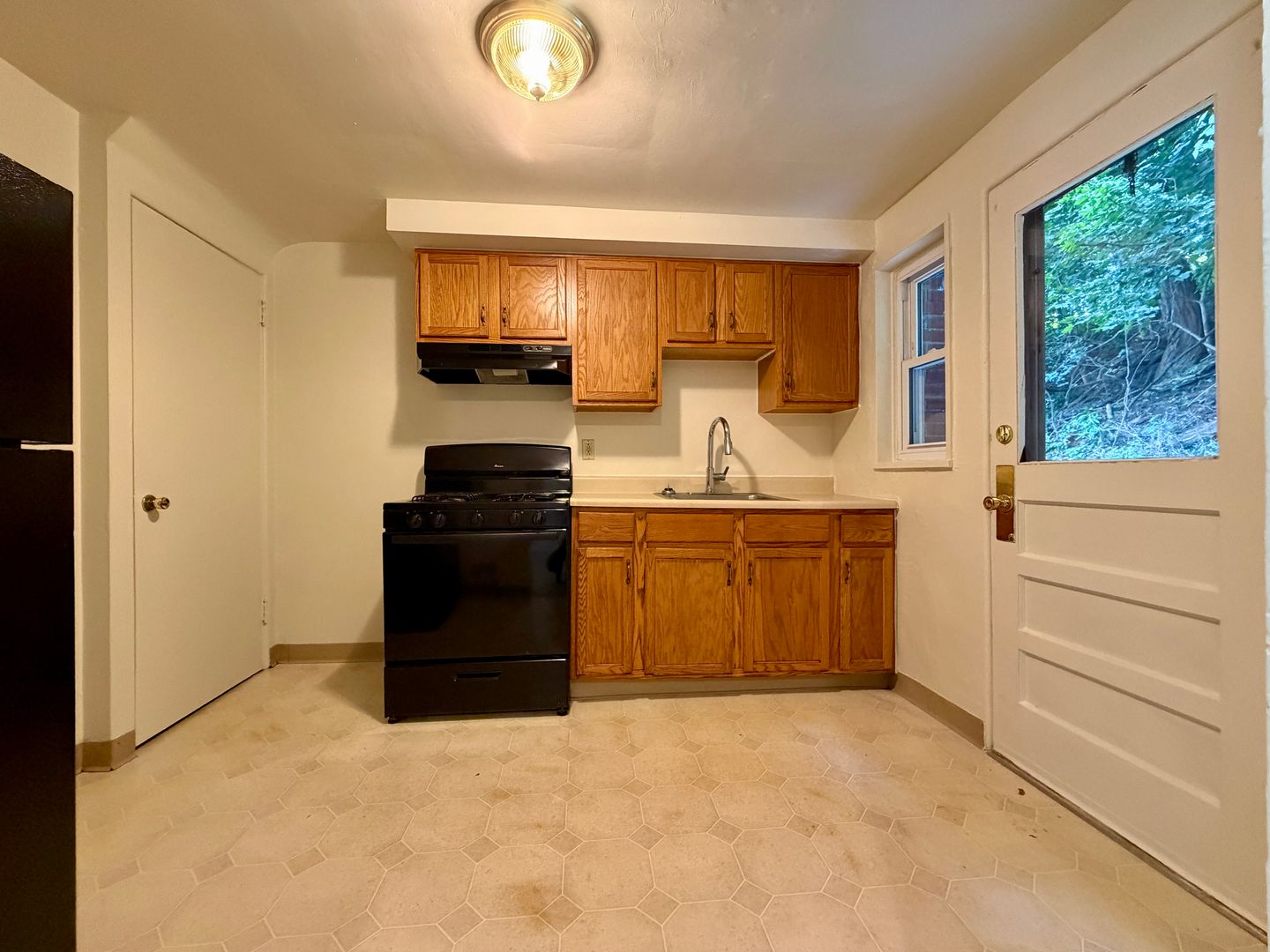 Pittsburgh Apartment: 550-552 Long Road