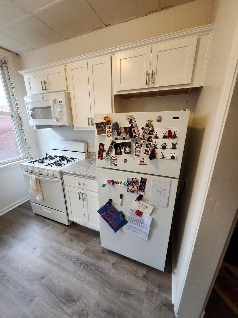 Pittsburgh Apartment: 4116, 4127 Murray Ave