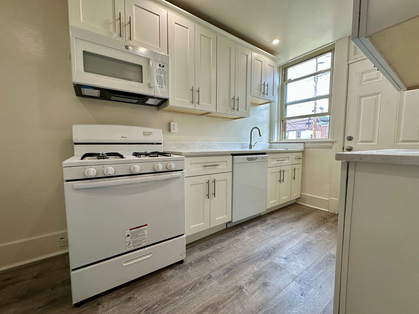 Pittsburgh Apartment: 1640, 1644, 1646 Jancey Street