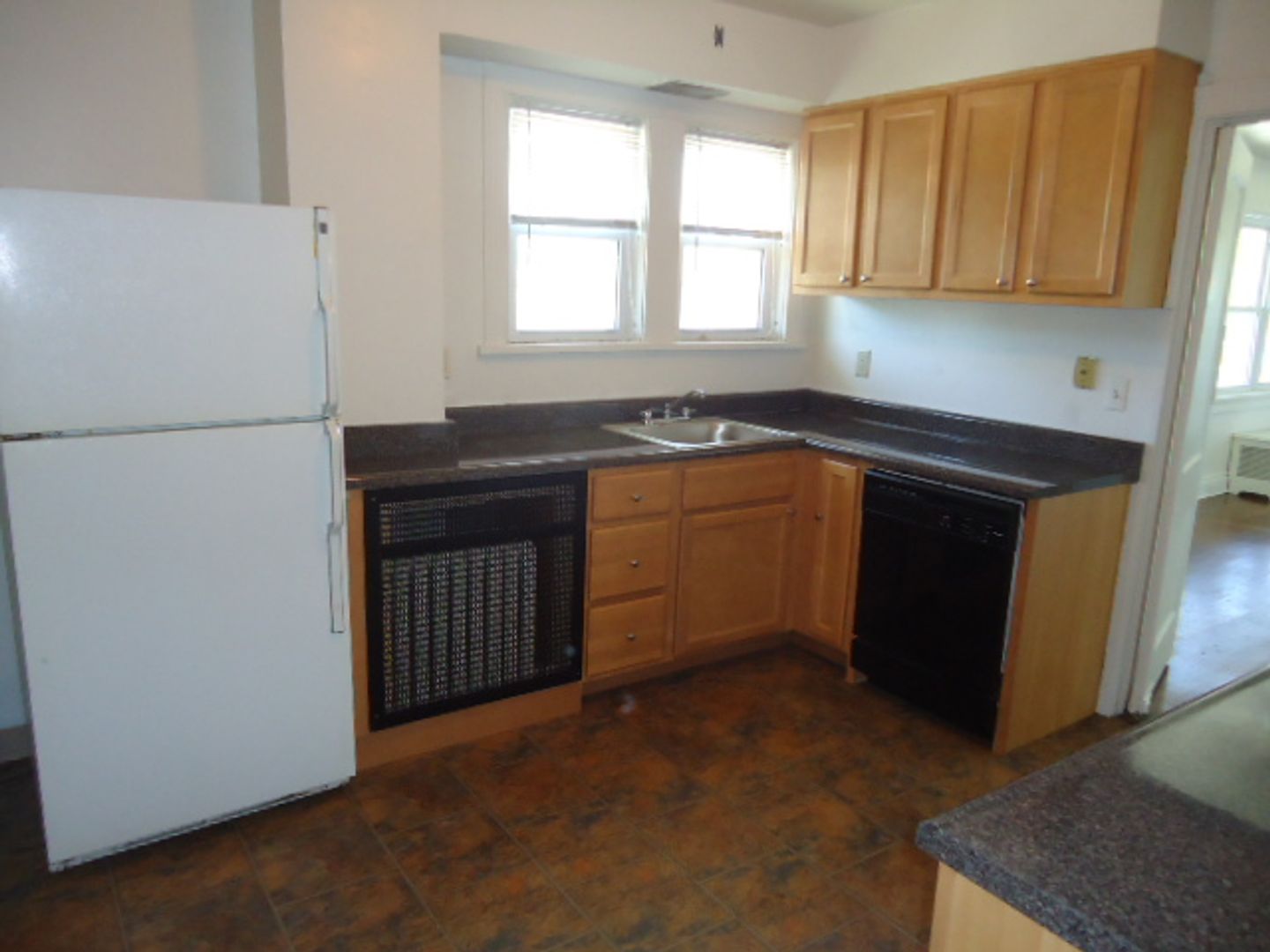 Pittsburgh Apartment: 5600, 5602, 5604, 5606 Beacon Street