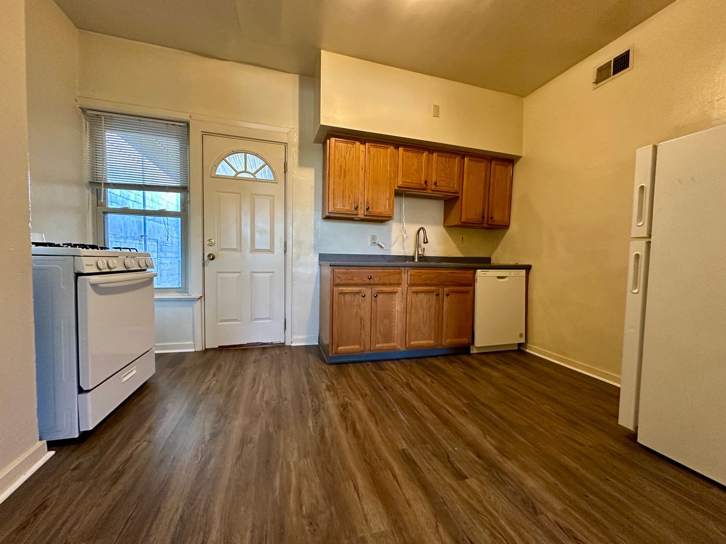 Pittsburgh Apartment: 5806 Ellsworth Avenue