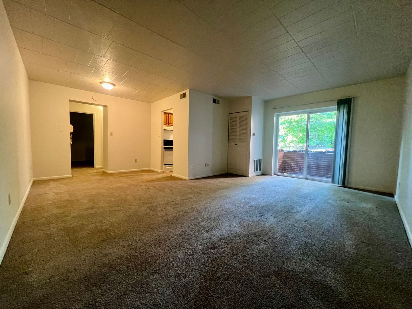 Oakmont Apartment: 360 Maryland Avenue - Maryland House