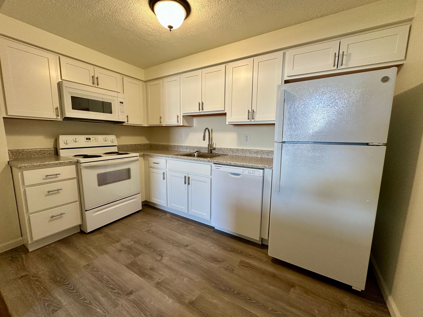 Oakmont Apartment: 345 Delaware Avenue