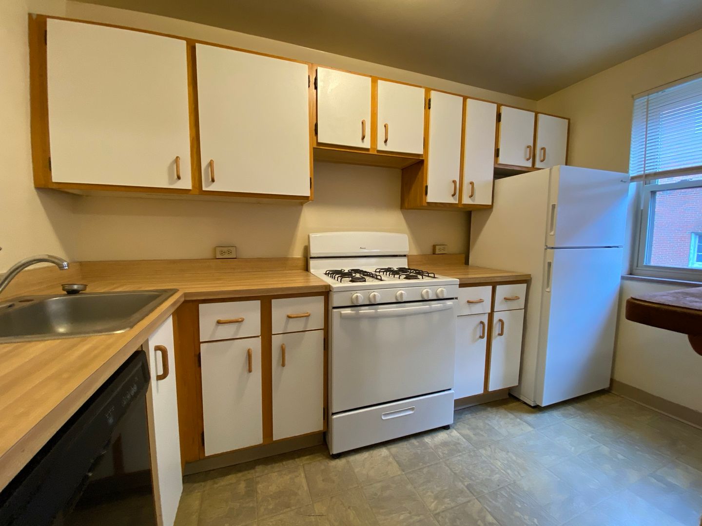 Pittsburgh Apartment: 731 California Ave