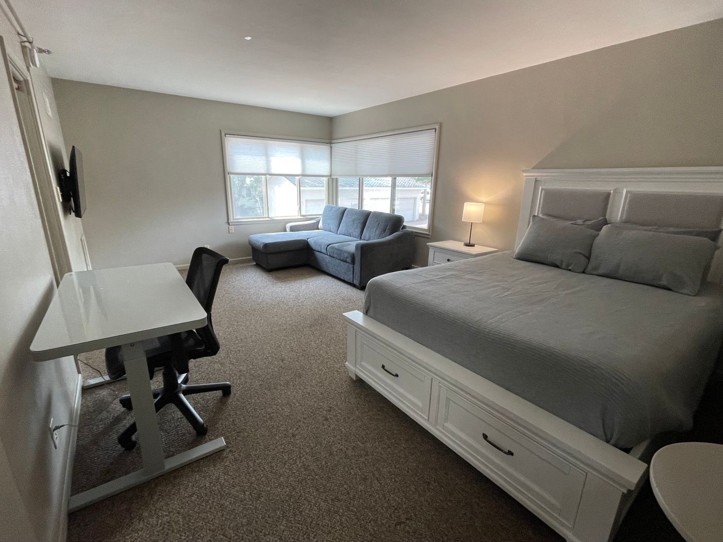 Sioux Falls Apartment: 217 S Spring Ave