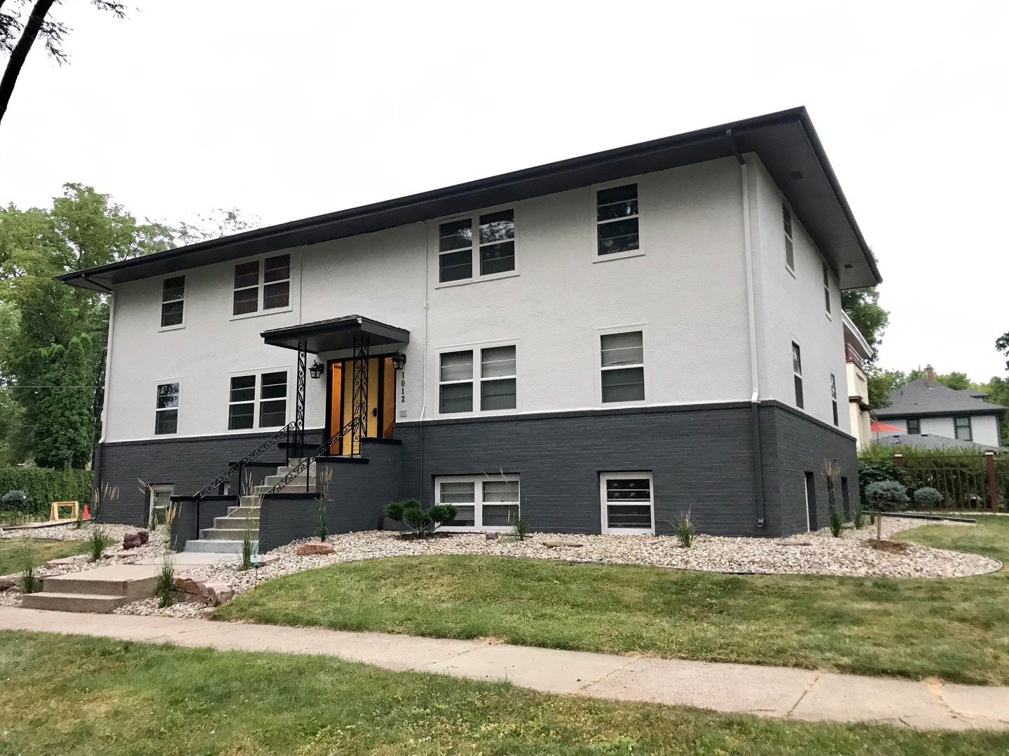 Sioux Falls Apartment: 1012 S Main Ave