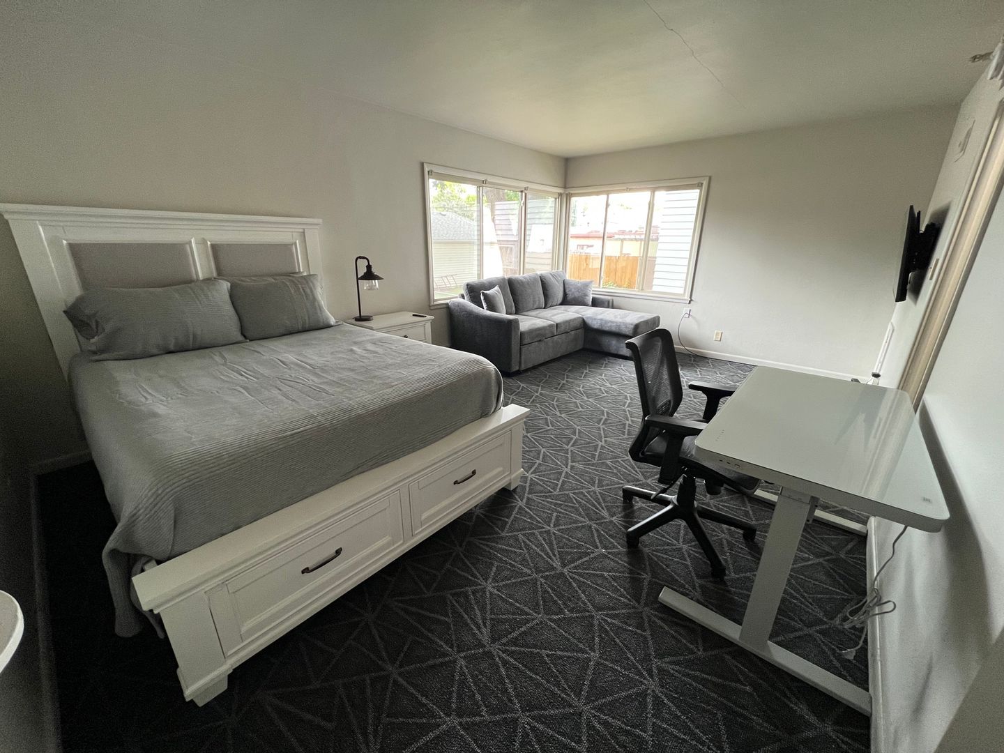 Sioux Falls Apartment: 217 S Spring Ave