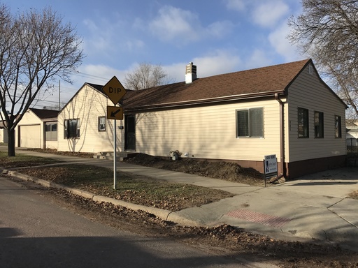Spacious 4 bed 2 bath ranch home with two family rooms! – photo 1
