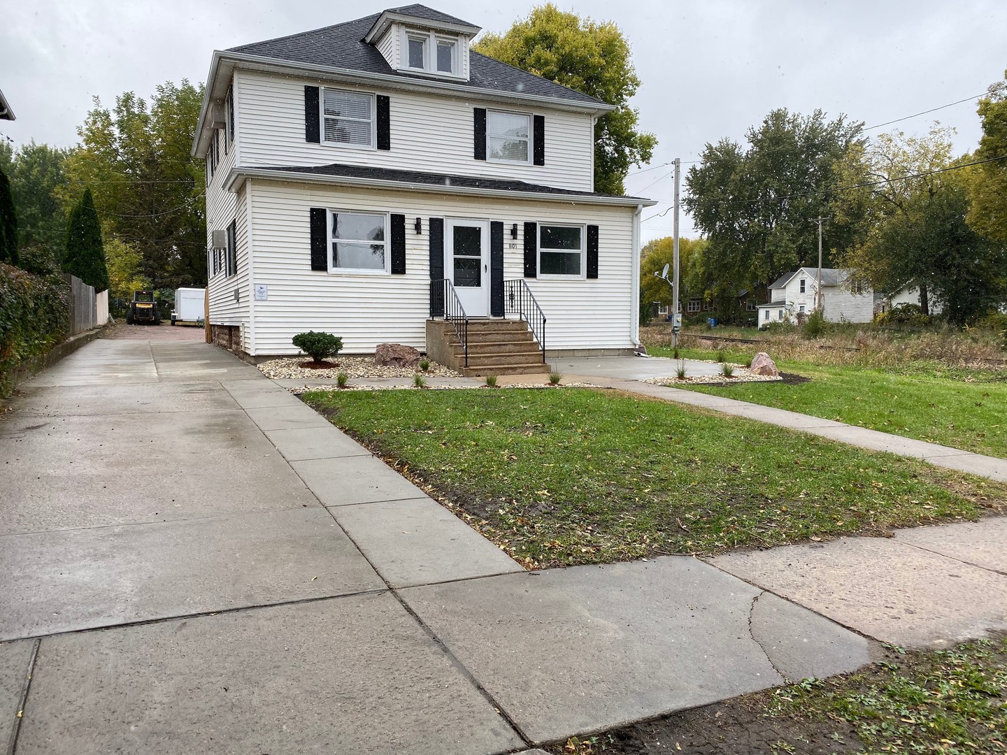 Sioux Falls Apartment: 801 S Phillips Ave