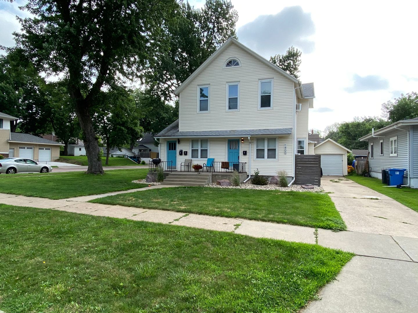 Sioux Falls Apartment: 1400 S. Center Ave.