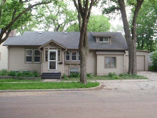 Updated Unique Charming Home! Next to Augustana! – photo 1