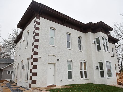 Sioux Falls Apartment: 201 N. Spring Ave.