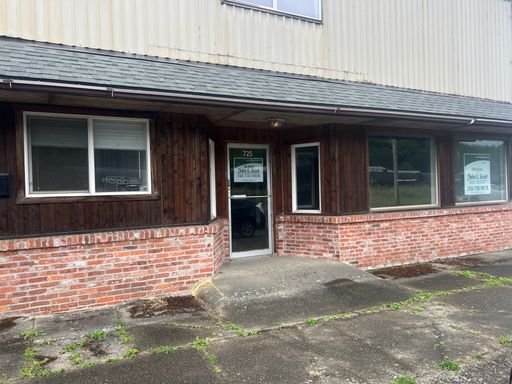 Retail Space for Lease – Prime High-Traffic Location