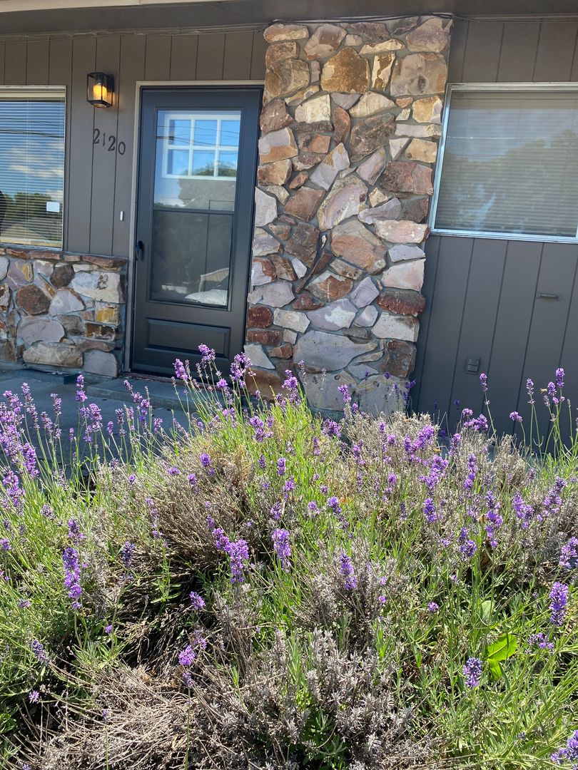 The Dalles Townhome: 2120 W 10th