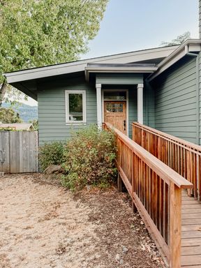 1 bedroom 1 Bath in Bingen, WA