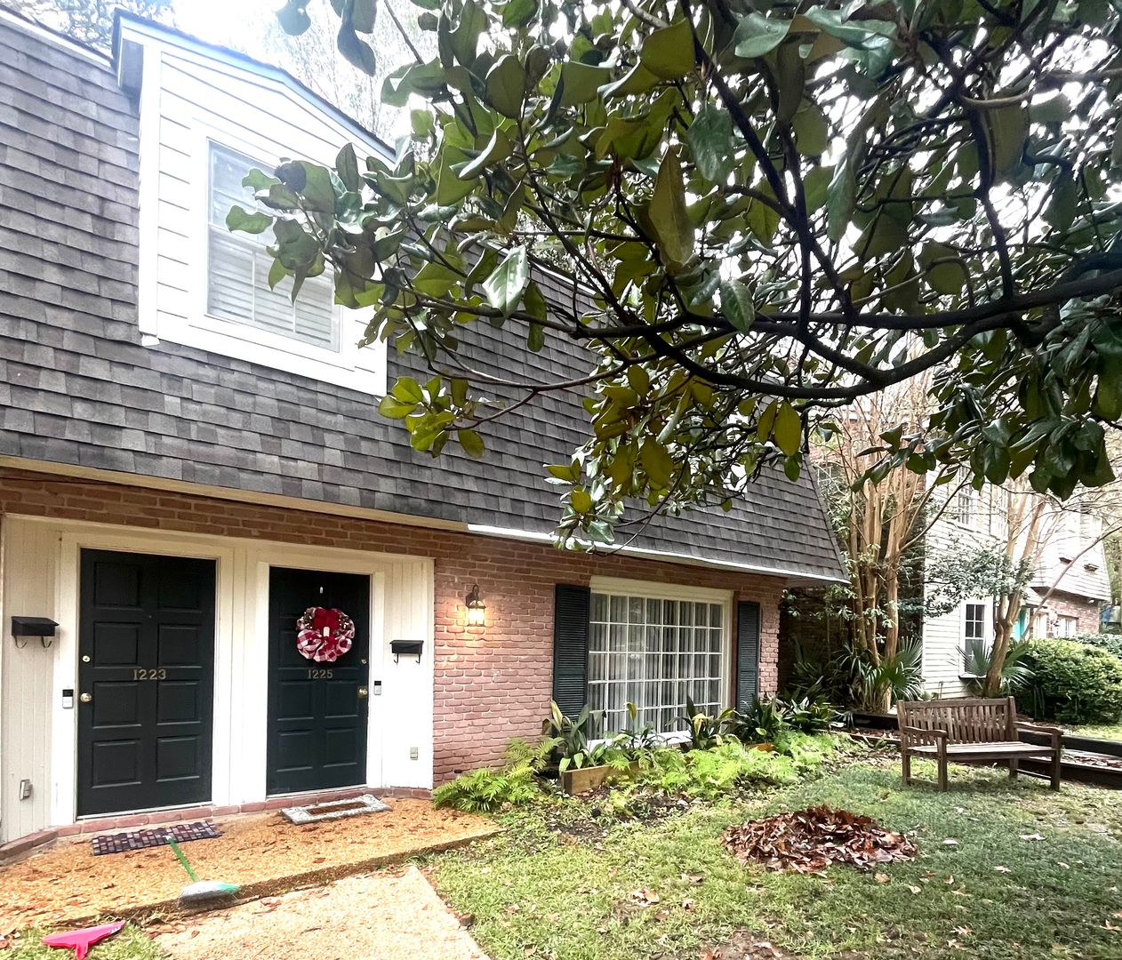 Jackson Apartment: 1223/1225 Linden