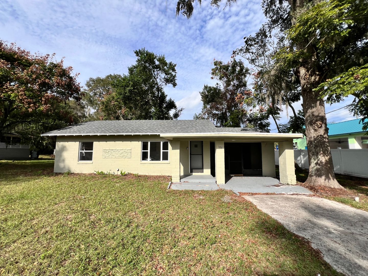 Deland House: 107 Oakland Dr