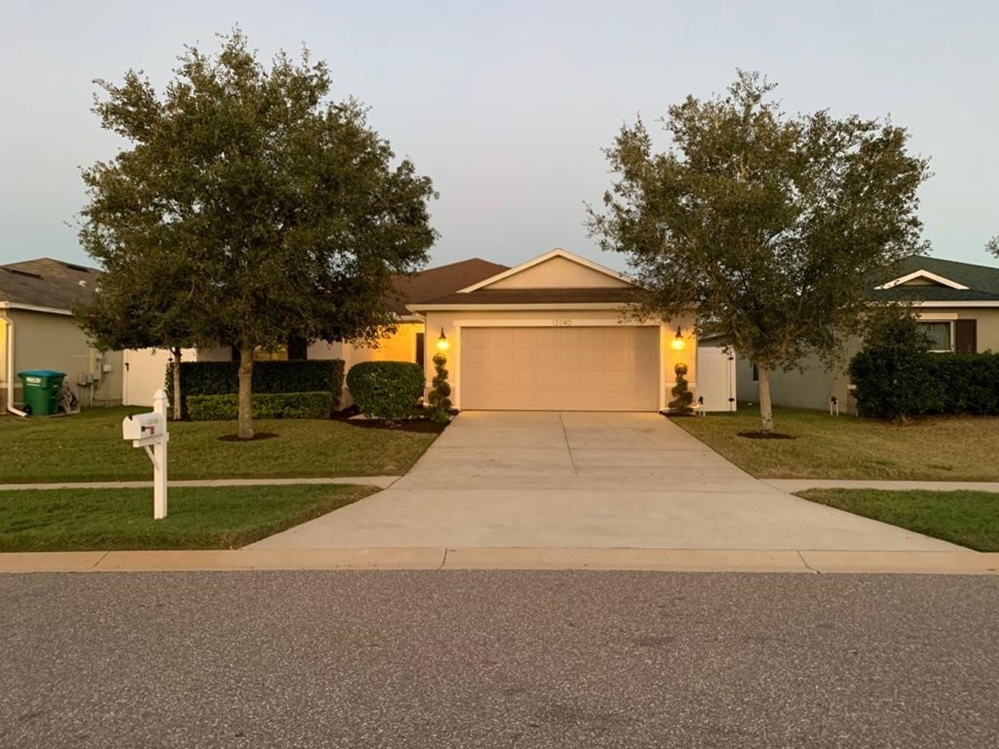 Clermont House: 13740 Laranja St.