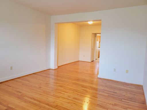 Charming One Bedroom in Del Ray - Walk to Braddock Rd. Metro and Shops – photo 1