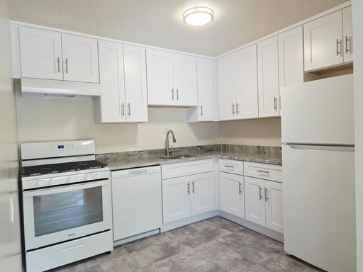 Renovated, Roomy Two Bedroom Garden Apartment on Columbia Pike – photo 1