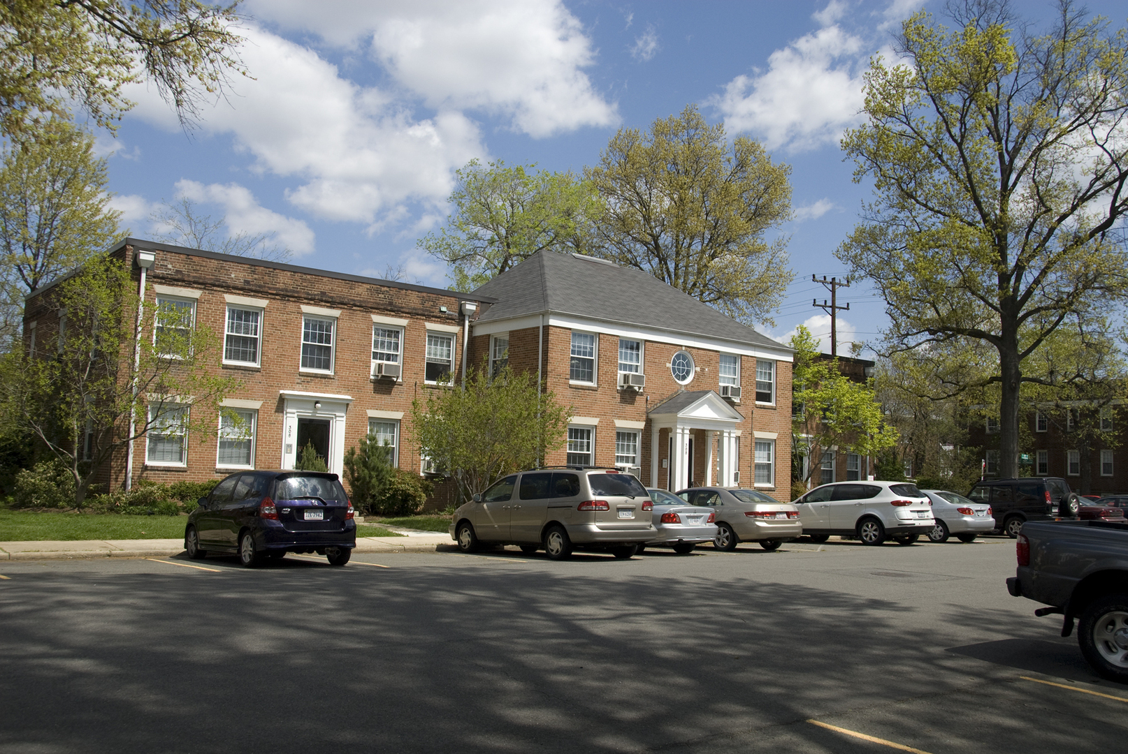 Alexandria Apartment: 200 E. Glendale Avenue