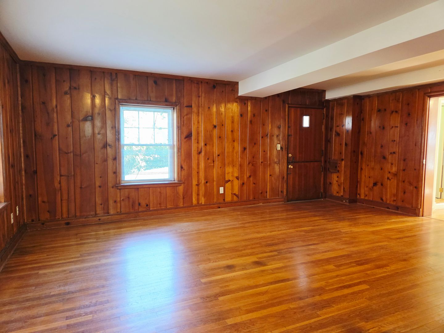 Arlington Apartment: 1428 N. 12th Street