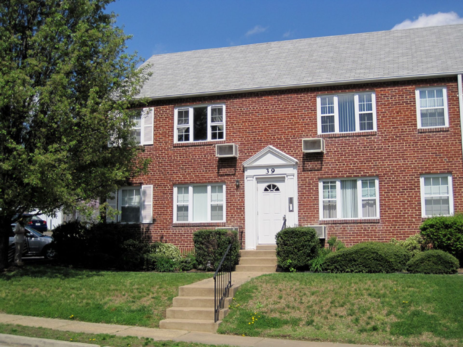 Arlington Apartment: 35-67 N. Bedford Street