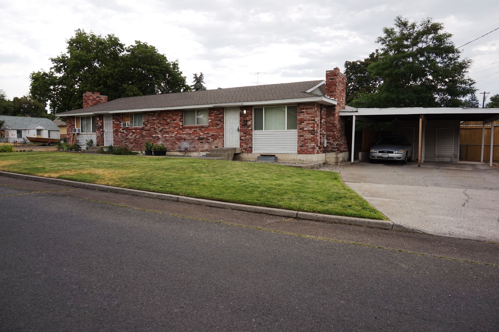 Spokane Apartment: 3620 - 3622 N. Jefferson Street