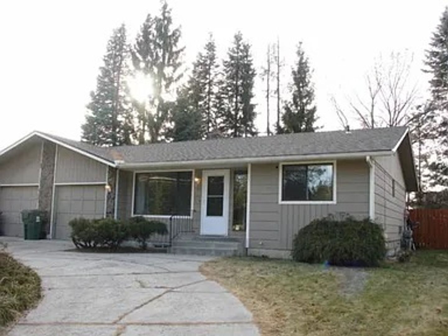 Spokane Apartment: 9615 and 9617 N. Indian Trail Road