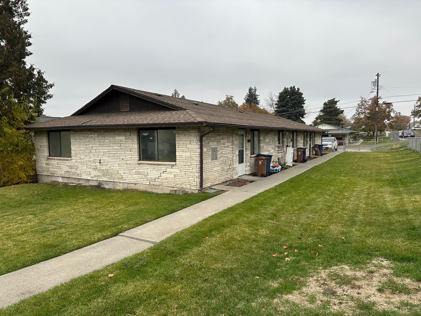 Spokane Apartment: 1001, 1003, 1005 N. Pittsburg Street