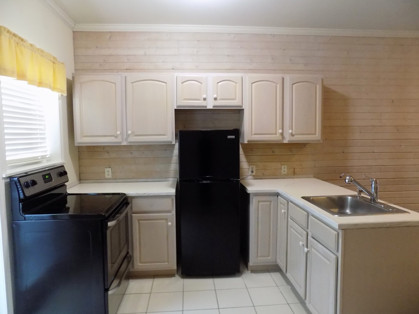 Fairfield Apartment: 1702 Rukmapura Park