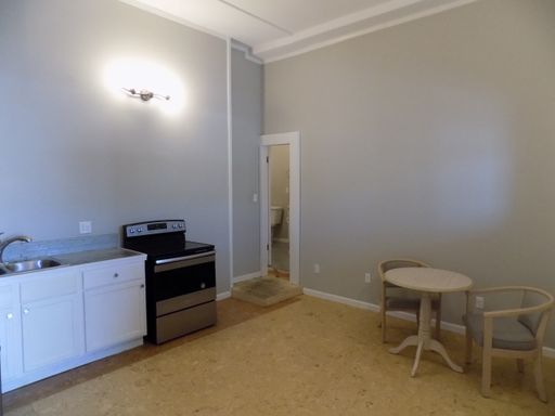 New 1 Bed / 1 Bath Apt Downtown Fairfield