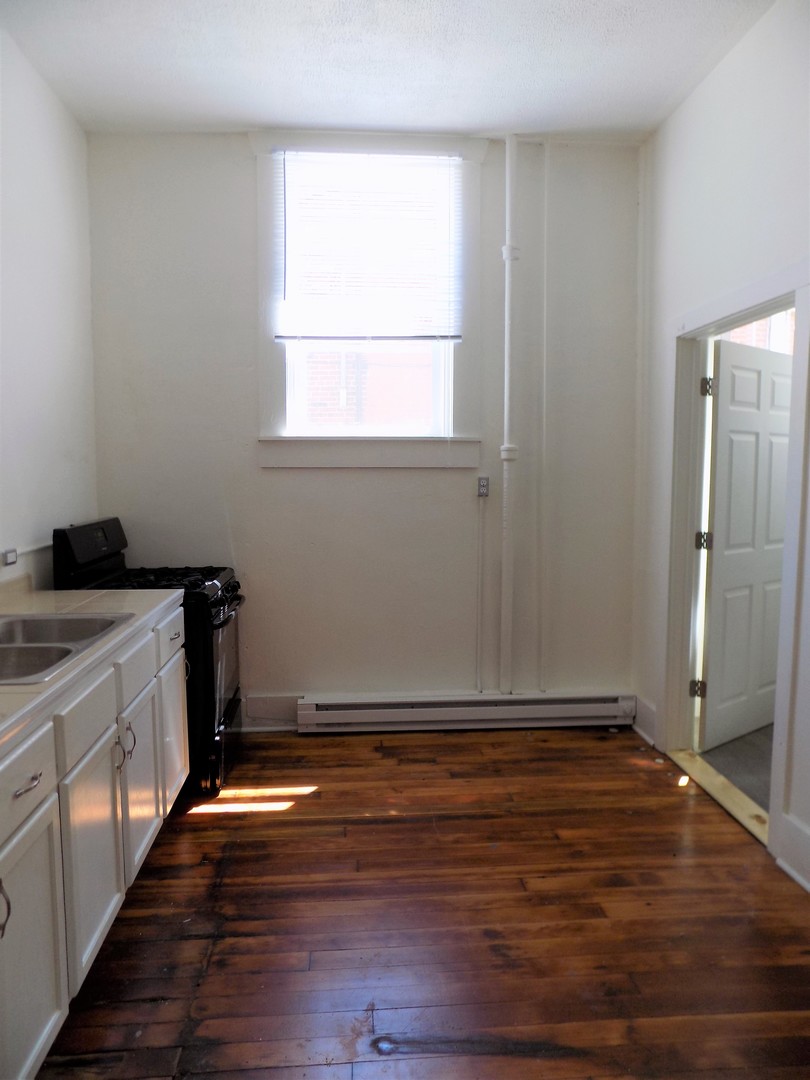 Fairfield Apartment: 115 North Main St.