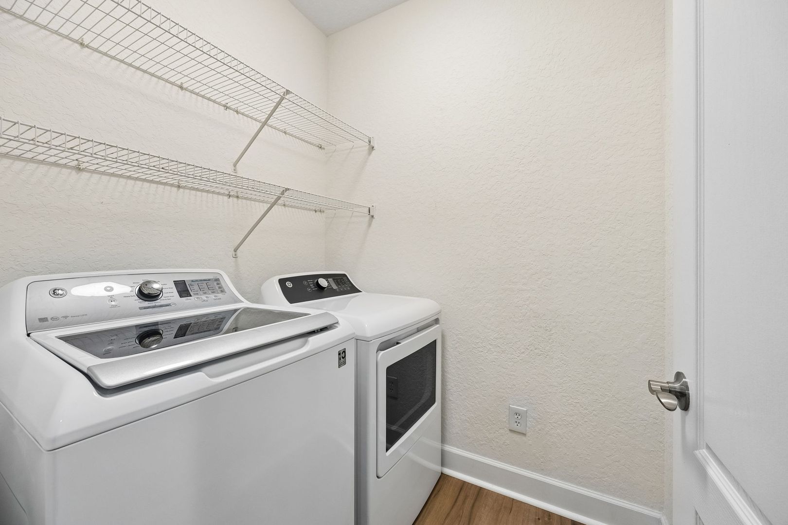 Laundry room at 96010 Stoney Drive 2405