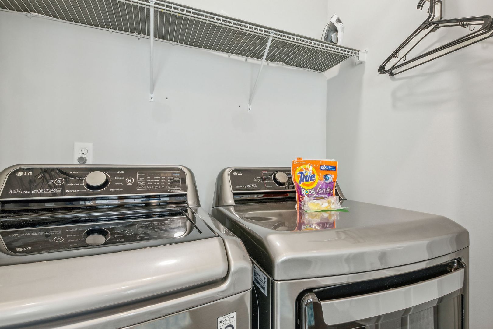Laundry room at 95217 Summerwoods Circle