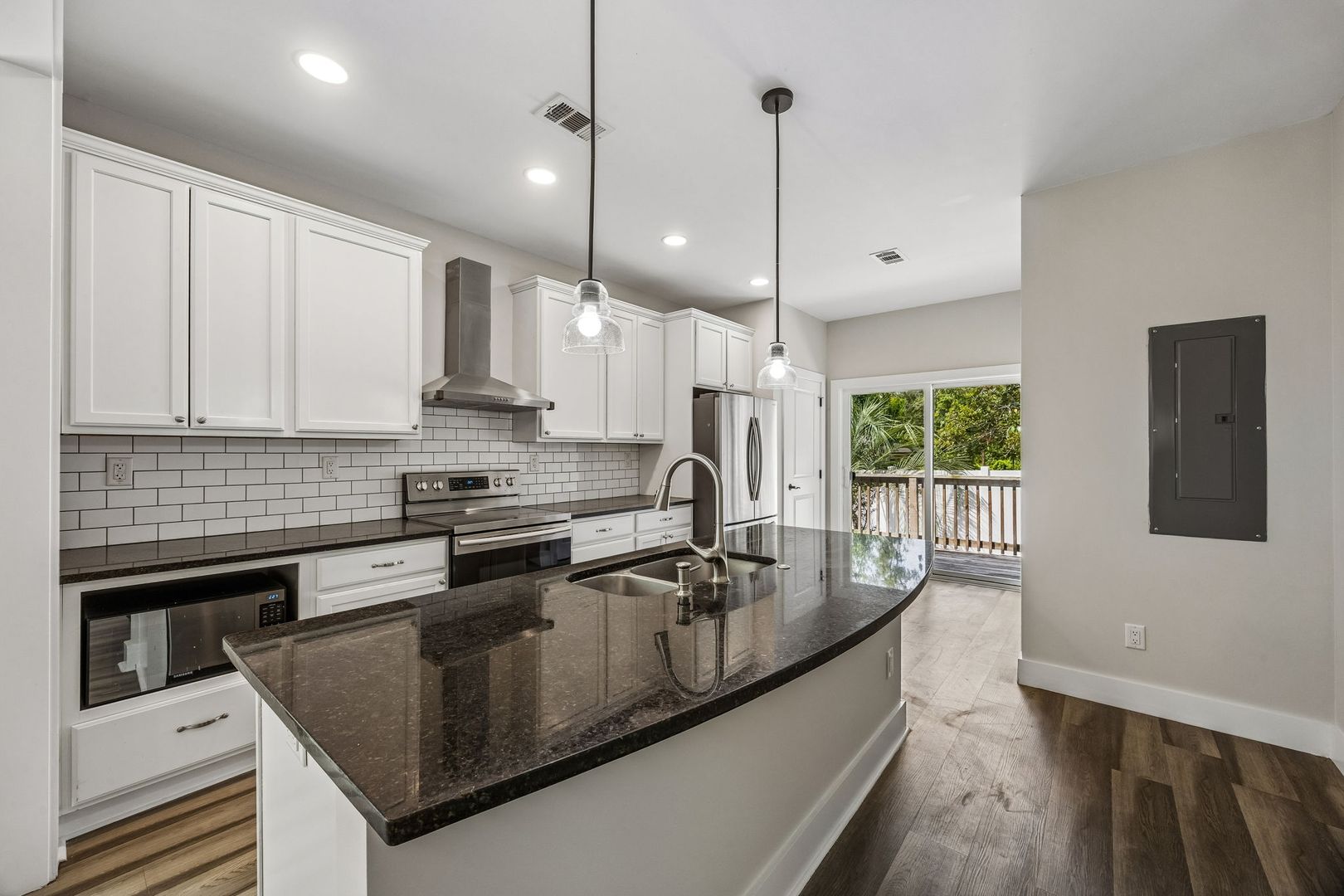 521 S 6th St 12 of 12