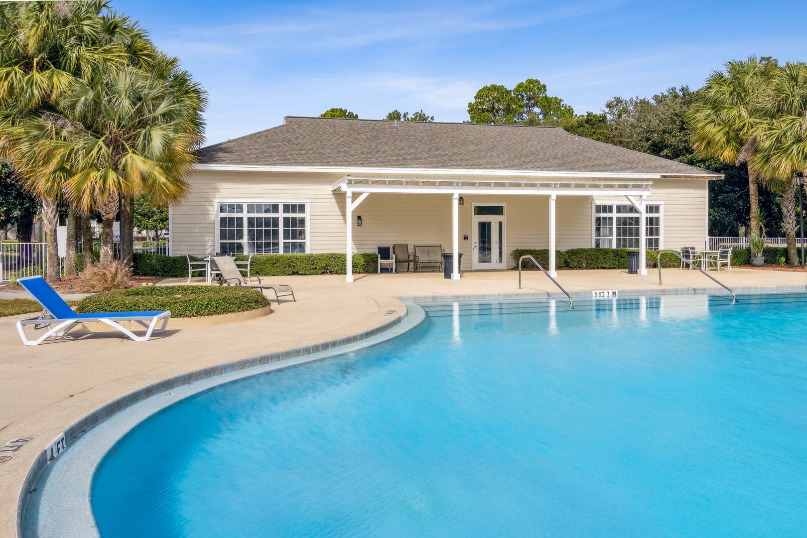 Pool at Amelia Lakes 215 (1 of 5)