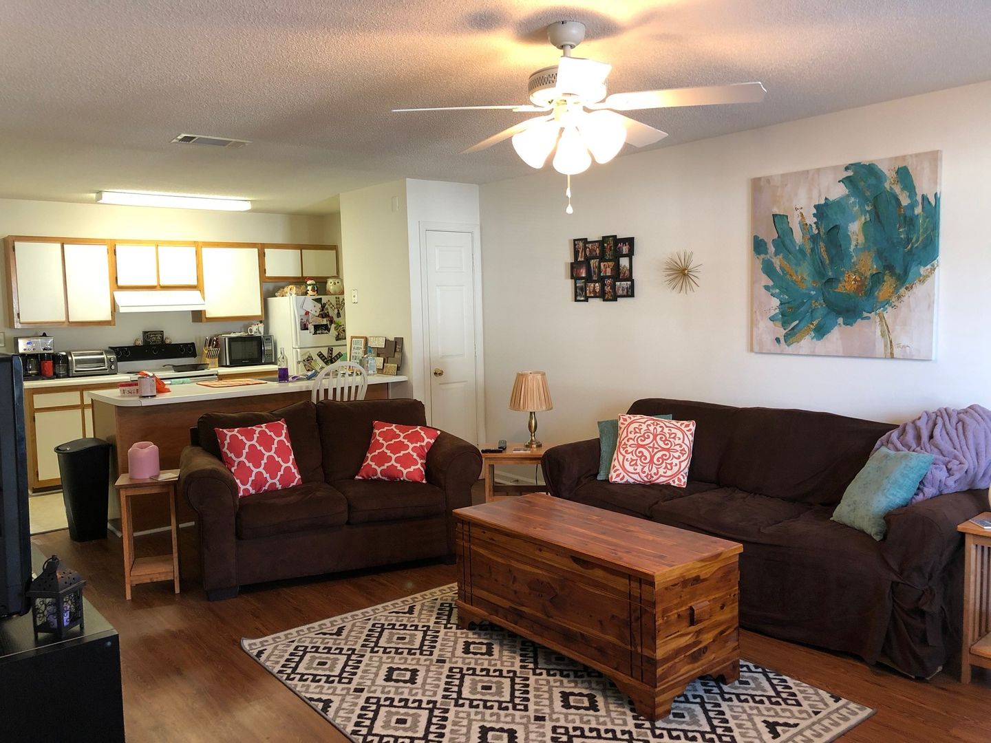 Athens Apartment: 120 Mark Twain Circle