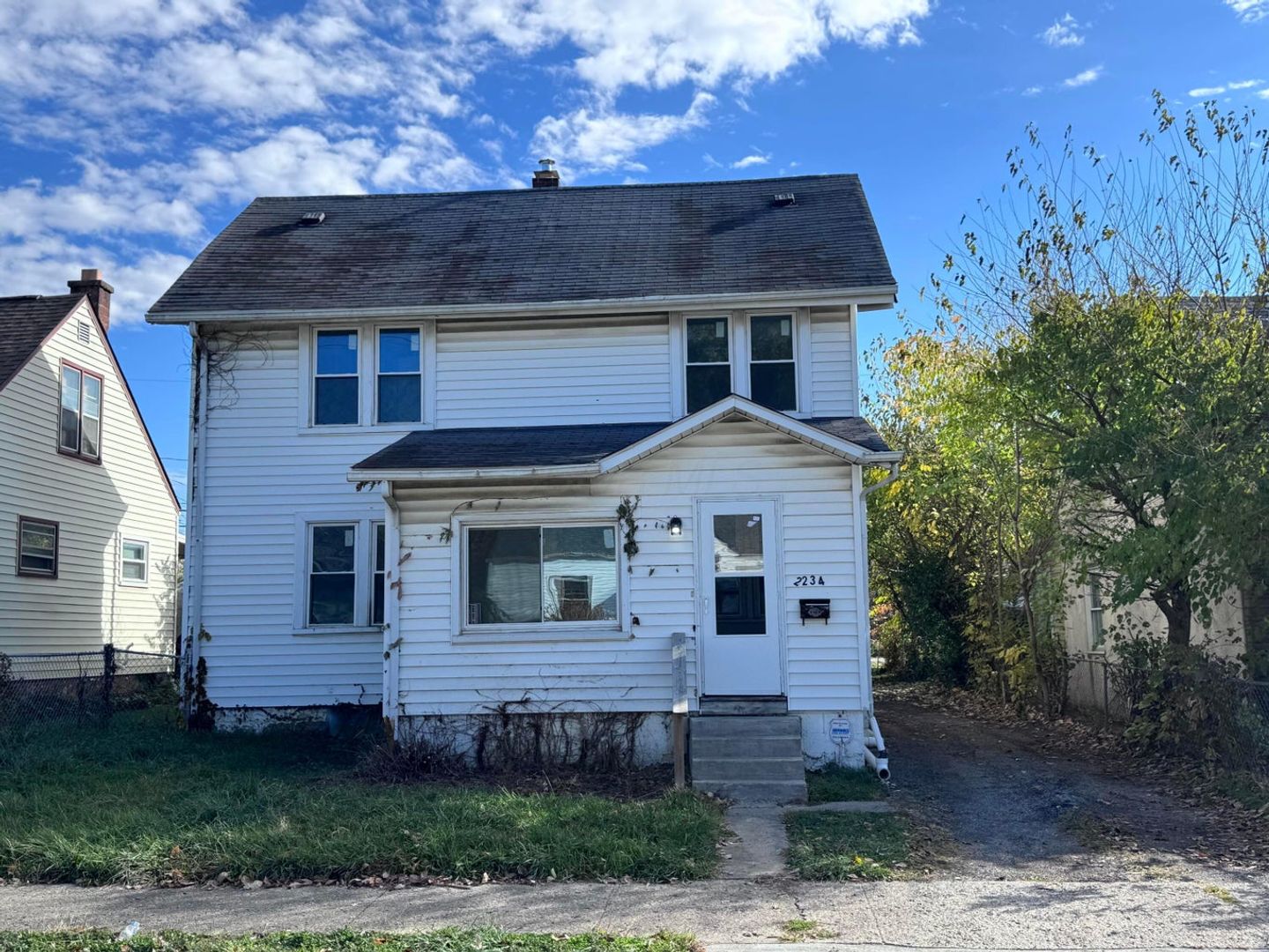 Columbus House: 2234 Hamilton Avenue