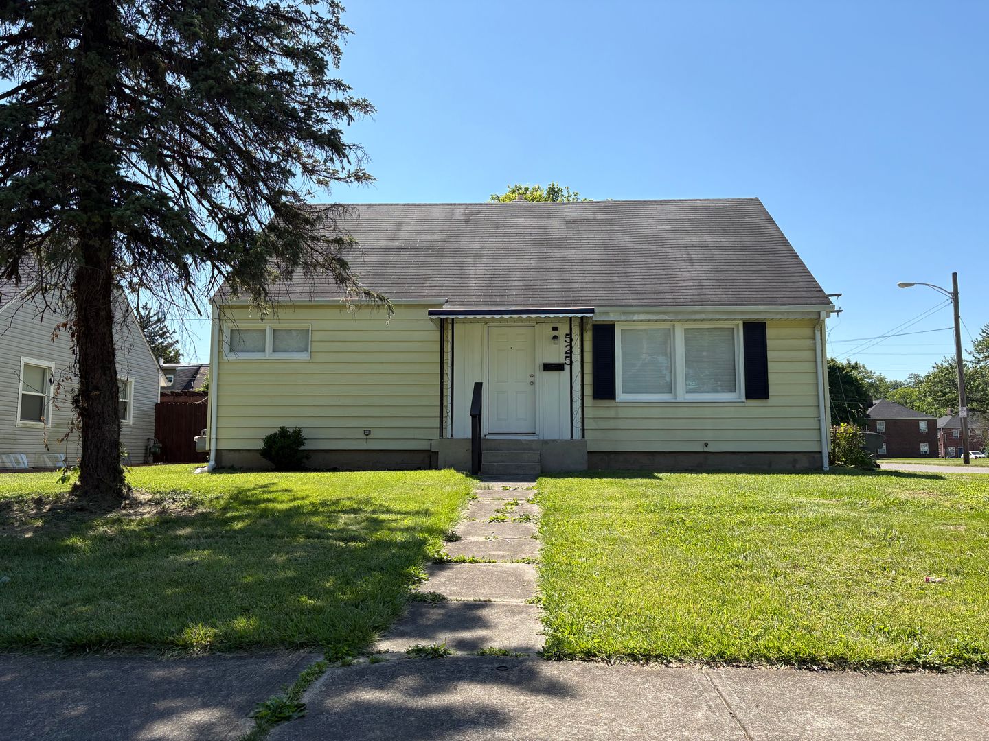 Columbus House: 525 S Everett Avenue