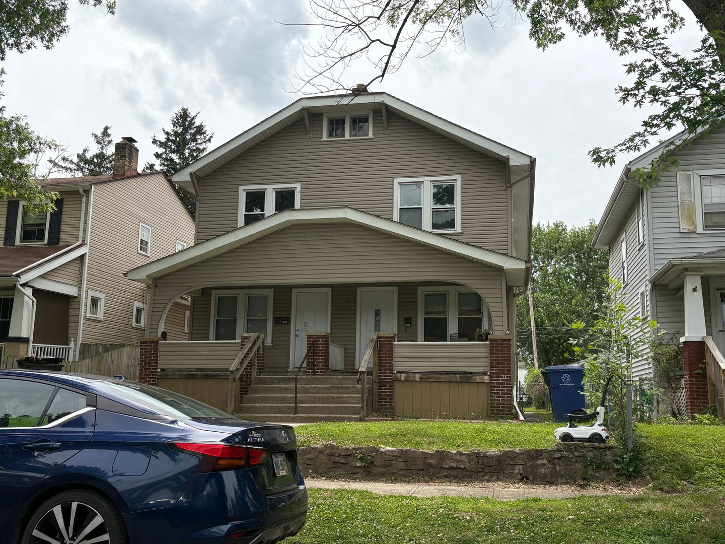 Columbus Apartment: 143-145 North Roys Ave